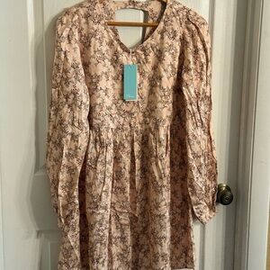 Chic Pink Floral Dress with Long Sleeves